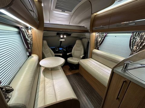 Auto Trail TRACKER FB Motorhome (2015) - Picture 4