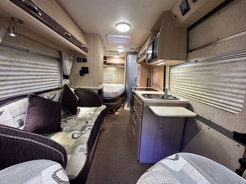 Auto Sleeper KINGHAM Campervan (2015) - Picture 6