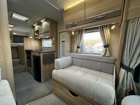 Elddis AUTOQUEST 194 Motorhome (2019) - Picture 7