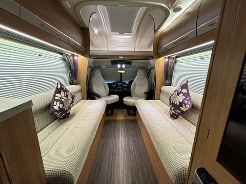 Auto Trail TRACKER EKS Motorhome (2015) - Picture 3